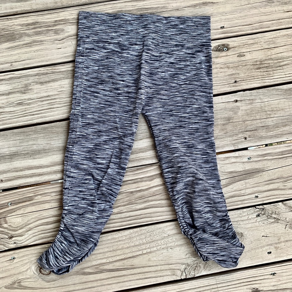 Rouched black and white leggings